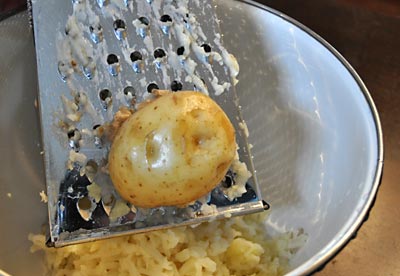 Doris Eve's Cheesy Potato Casserole, https://www.weknowstuff.us.com/