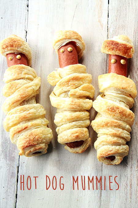 Having a Halloween party? These hot dog mummies are a quick and easy appetizer for your holiday party. Kids love them and adults do too!