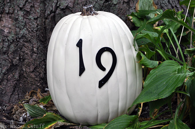 Looking for Outdoor House Number Ideas? Or an interesting way to jazz up your front porch? Our Funkin Pumpkin Craft is the perfect fall project for your home.