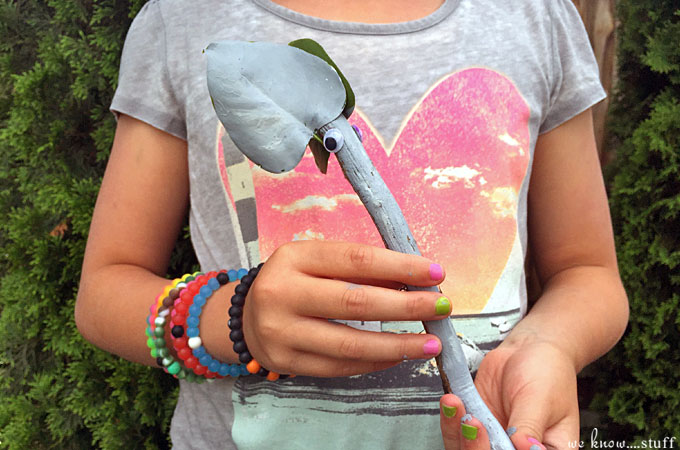 Any time we can turn our nature walks into crafting sessions, we get excited. These painted stick animals are a perfect boredom buster for kids! Your kids will love making these adorable craft stick critters.