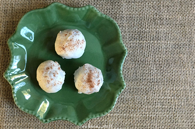 White Chocolate Pumpkin Truffles are very similar to Oreo cookie balls. But in this recipe, Gingersnaps and Graham Crackers get a chance to shine. Yum!