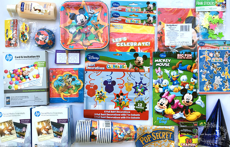 We love Disney, so when the Disney Parks Team asked us if we wanted to host a magical Disney kids preschool playdate, the answer was, "Yes! Yes, we do!"