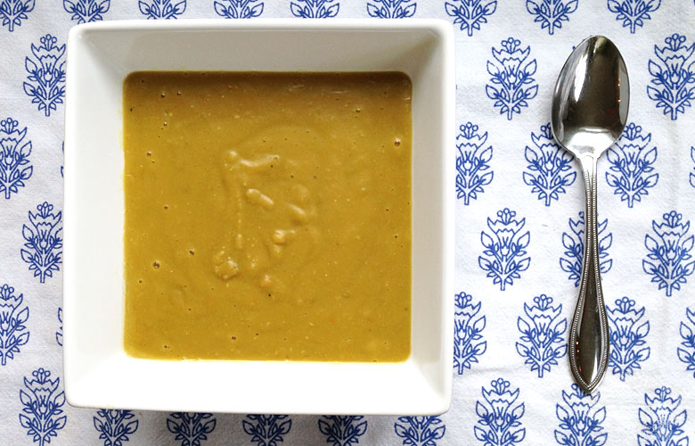 This Easy Split Pea Soup Recipe can be on the table in just 30 minutes. Feel free to swap out the bacon for ham, or omit it entirely for a vegetarian meal.