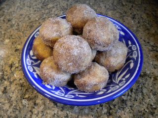 making donut muffins