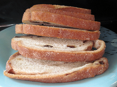 Cinnamon-raisin-bread