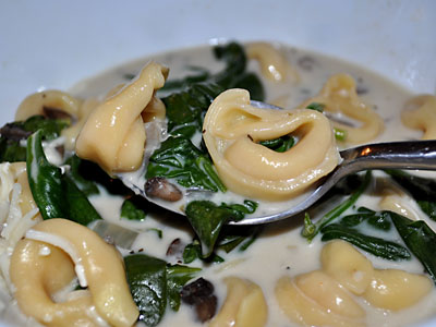 Creamy Tortellini Soup, https://www.weknowstuff.us.com/ Creamy Tortellini Soup, https://www.weknowstuff.us.com/