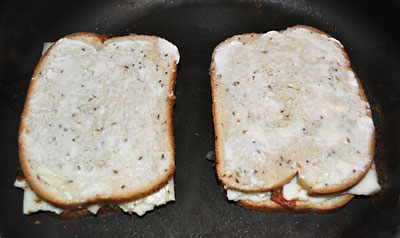 Tom-Jack Grilled Cheese Sandwiches, https://www.weknowstuff.us.com/