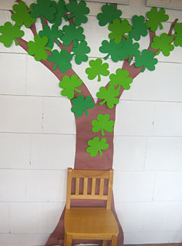 Looking for something new to do this Saint Patrick's Day? Why not make a shamrock tree with your little ones and have everyone write down why they're feeling lucky this year!