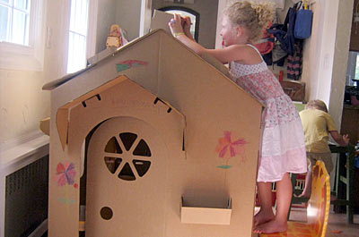 https://www.weknowstuff.us.com Cascades Cardboard Playhouse