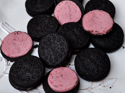 Vanilla Oreo Cookie Ice Cream, https://www.weknowstuff.us.com