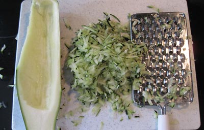 Zucchini Bread, https://www.weknowstuff.us.com