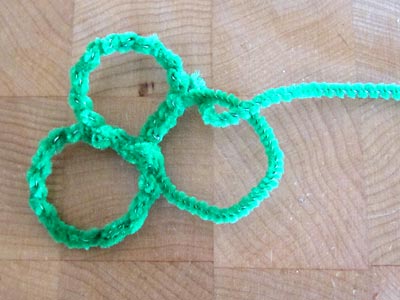 https://www.weknowstuff.us.com Shamrock Barrette Tutorial