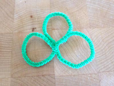https://www.weknowstuff.us.com Shamrock Barrette Tutorial