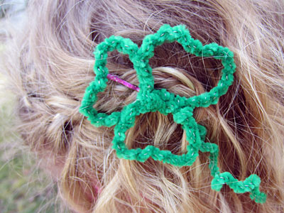 https://www.weknowstuff.us.com Shamrock Barrette Tutorial