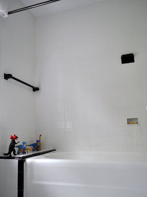 1920s_Tudor_Bathroom_Reglazed