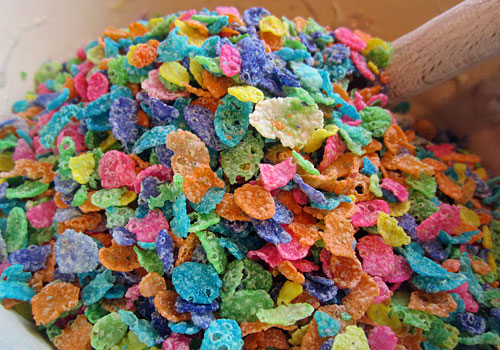 Gluten Free Fruity Pebble Treats https://www.weknowstuff.us.com