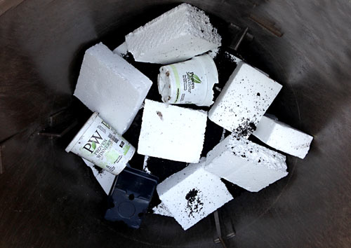 using your recyclables to fill your pots, www.weknowstuff.us.com