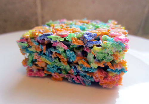 Gluten Free Fruity Pebble Treats https://www.weknowstuff.us.com