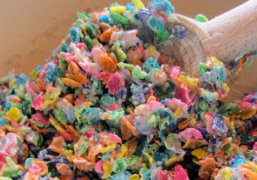 Gluten Free Fruity Pebble Treats https://www.weknowstuff.us.com