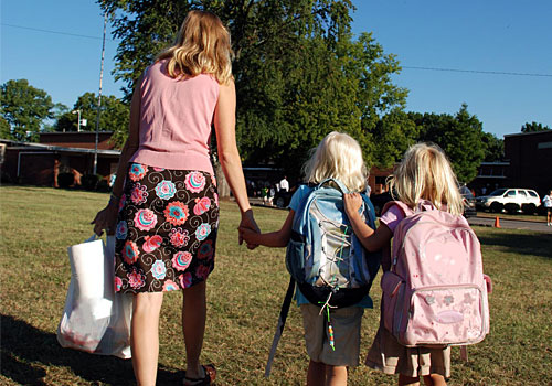 https://www.weknowstuff.us.com 20 Questions to Ask During a Parent-Teacher Conference https://www.weknowstuff.us.com 20 Questions to Ask During a Parent-Teacher Conference