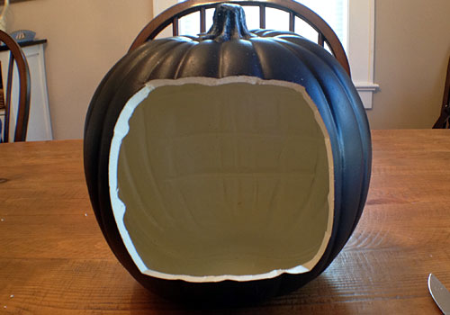 This Halloween kids craft is perfect for school-aged children that love making dioramas. Our frightening funkins (better known as carvable foam pumpkins) are a spooktacular activity to make together.
