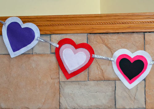 How To Make A Heart Banner: This kid-friendly Valentine's Day project is incredibly easy and adaptable for all ages. Simply grab your kids, settle in, and enjoy.