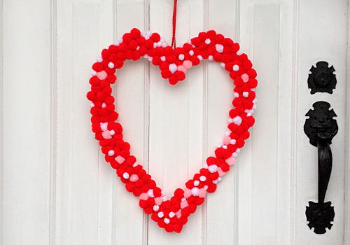 PomPom Heart Wreath, www.weknowstuff.us.com